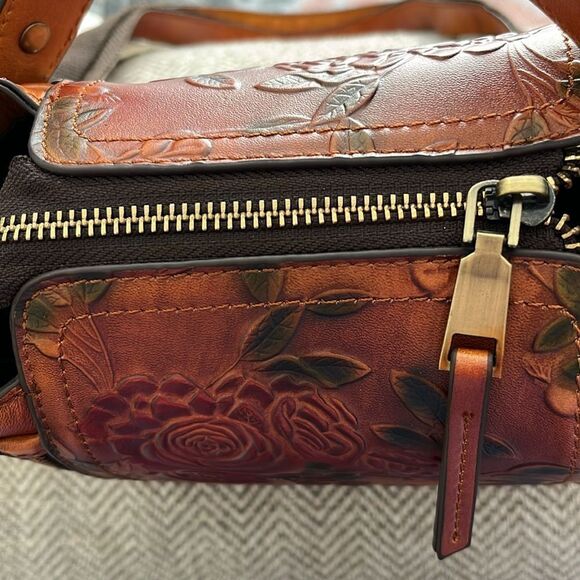 Vintage Hand-tooled Small Leather Bag Roses Crossbody Strap & Handle USA Made - Picture 4 of 11